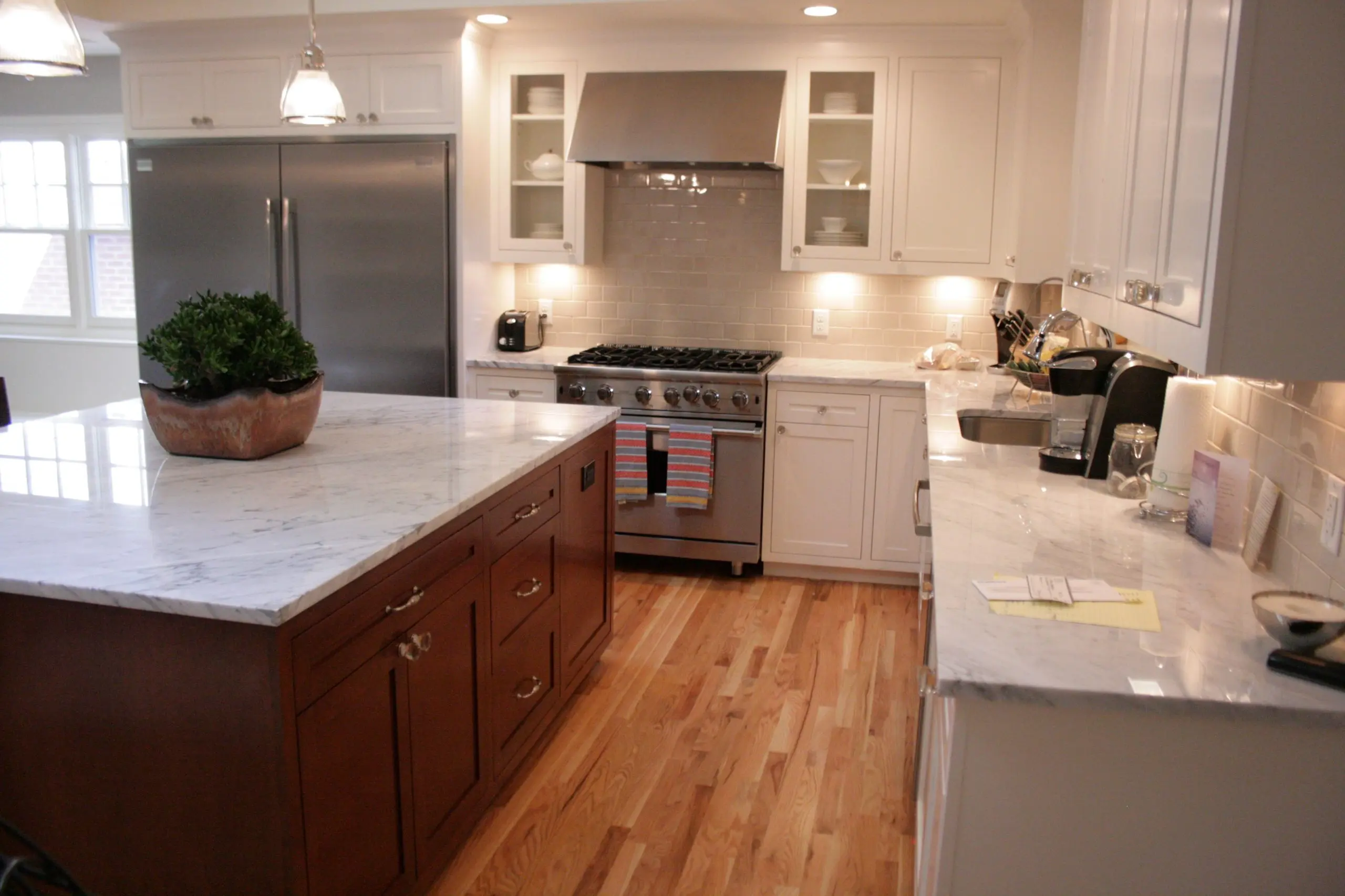 4 Ways to Refinish Your Kitchen Cabinets